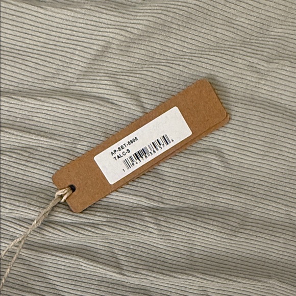 Skims Soft Lounge Sleep Set Women's Sage Green Pajama Set - Picture 5 of 6